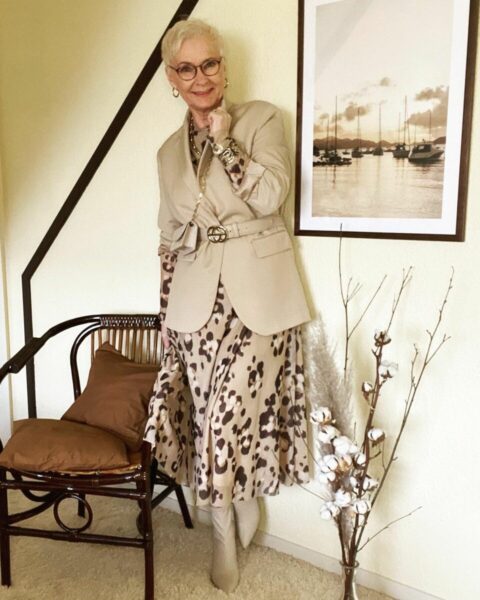 Cum ar trebui să se îmbrace doamnele de după 60 de ani pentru a atrage privirile celor din jur: 17 propuneri ale unei fashionistă stilate